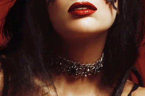 what doees it mean to be collared