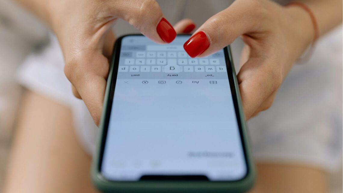 how to flirt over text